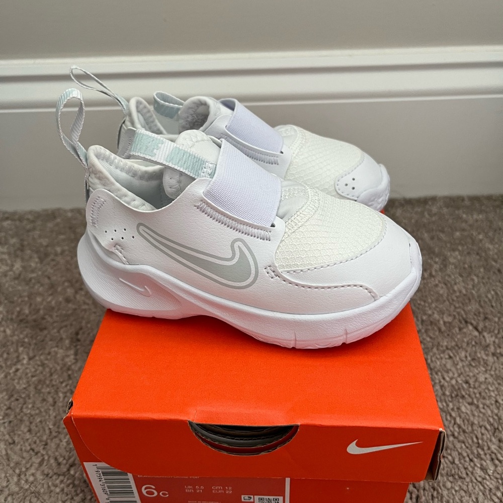 Brand new Nike Flex Runner 3 Kids' Shoes